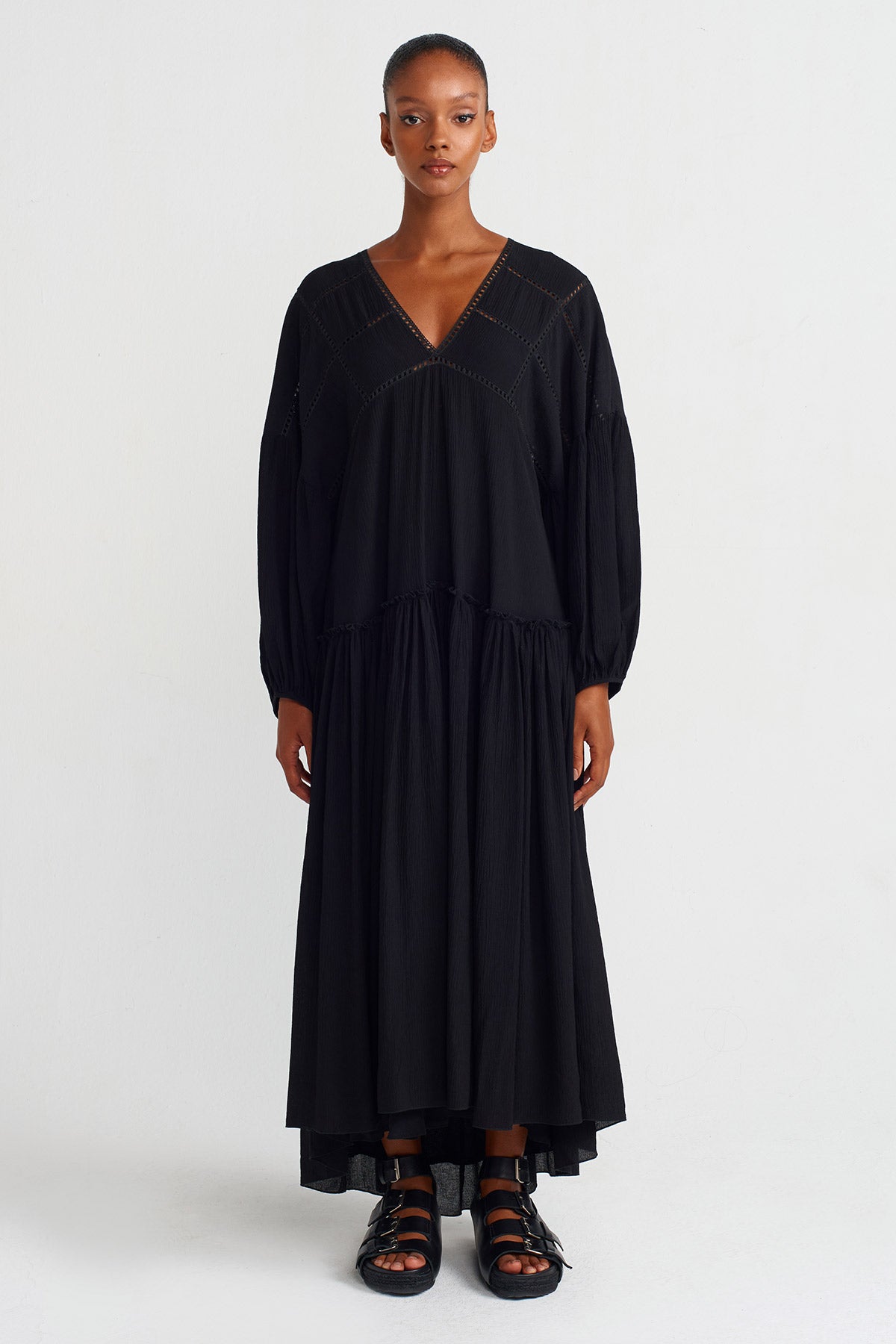Siyah V Yaka Kırınkıl Kumaş Uzun Elbise-Y244014036