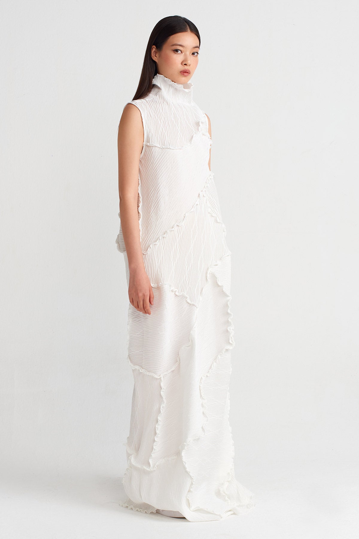 Kırık Beyaz Dikiş Detaylı Plise Uzun Elbise-Y244014038